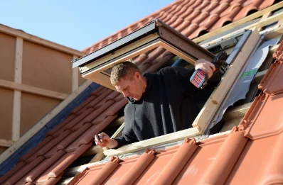 Pose de fenêtres de toit Velux à Curciat-Dongalon